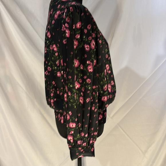 Banana Republic Floral Satin Wrap Top Blouse V-Neck Size M - Picture 3 of 14